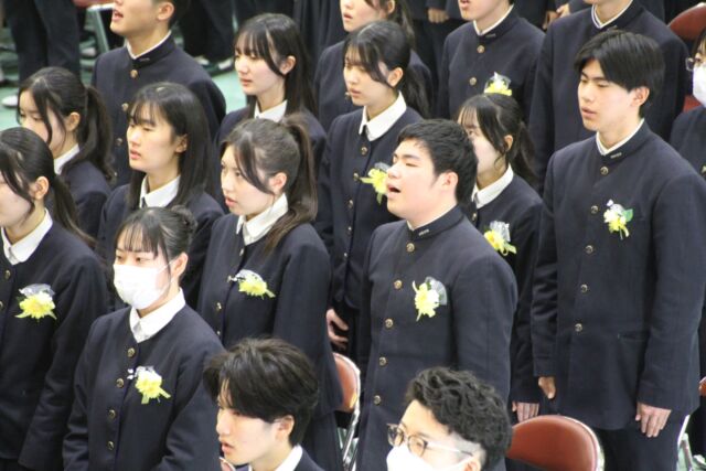 ３月１日（日）、令和７年度全日制第77回・定時制第71回卒業証書授与式が挙行されました。

春の陽気を感じる暖かな光が降り注ぐ中、全日制142名、定時制8名の計150名が卒業しました。

これからの皆さんの人生が幸せで満ち溢れますように。みなさんの活躍を心から願っています。

＃福岡県立福島高等学校