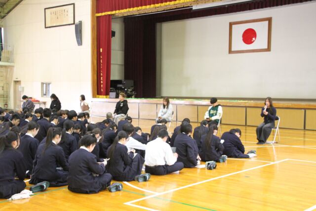 ３月１３日（金）に、卒業生講話を実施しました。
令和７年度の卒業生が進路実現に向けての経験談や学校生活のアドバイスを在校生のためにしてくれました。
在校生たちにとって、それぞれの進路を考える貴重な経験になったと思います。

#福岡県立福島高等学校