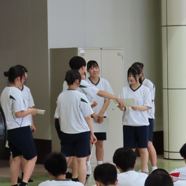 令和8年度福島高校体育大会のスローガンは、
「絆結」～仲間と共に作り上げる最高の舞台～

今回は、雨の日の練習風景です！

体育祭まであと4日になりました！

開催日は令和8年度6月5日(金)
予備日は、令和8年度6月6日(土)です！

#体育祭 #1週間前 #学校行事
#FUKUSHIMA #FukushimaHighSchool #福島高校＃FUKUOKAFUKUSHIMA2026 ＃福岡県立福島高等学校