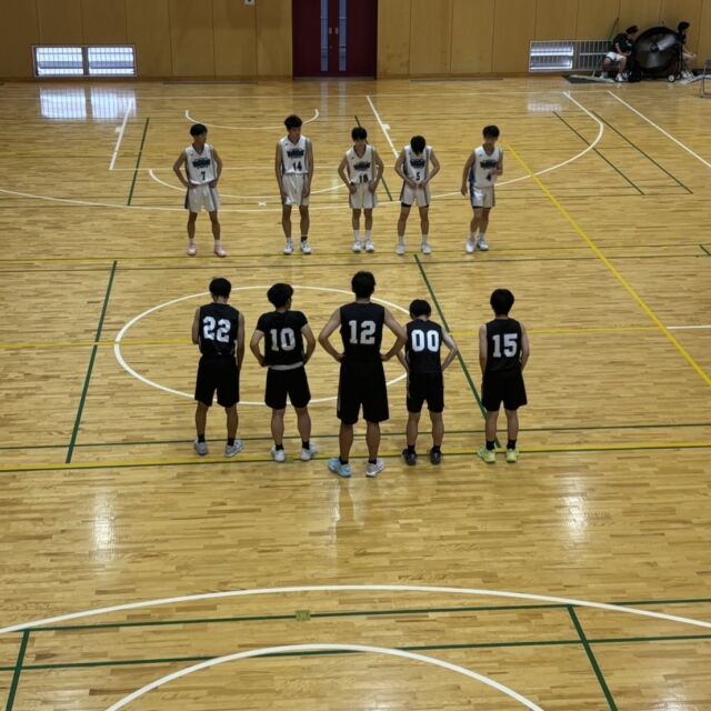 男子バスケットボール部 県大会

男子バスケットボール部がウィンターカップで県大会に出場しました！

これまで積み重ねてきた練習の成果を発揮し、一戦一戦全力で挑みました。最後まで仲間と声を掛け合い、粘り強くプレーする姿が印象的でした。

今大会で得た経験を力に変え、これからもさらなる成長を目指して頑張ります！

男子バスケットボール部への温かいご声援、ありがとうございました!!

#男子バスケットボール部 #県大会 #高校バスケ
#部活動 #FUKUSHIMA #FukushimaHighSchool
#福島高校 #福岡県立福島高等学校
#FUKUOKAFUKUSHIMA2026